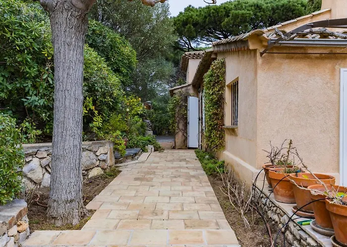 Soleil Marin - With Sea View Апартаменти *