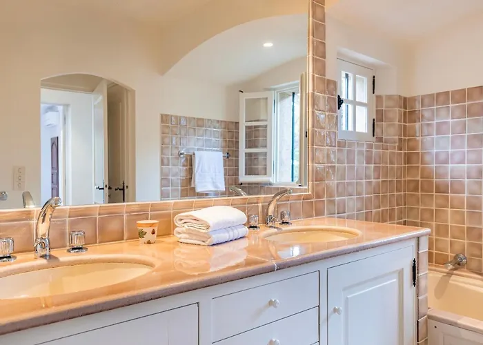 Soleil Marin - With Sea View Апартаменти